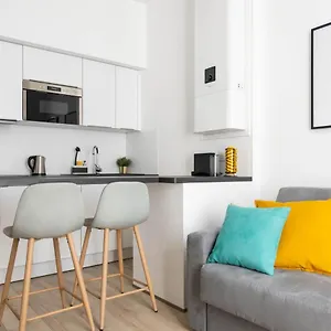 Apt Rénové à 2 Min à Pied Du - Wifi Gratuit , Évian-les-Bains France