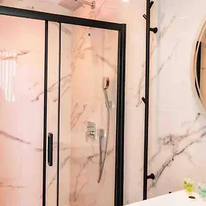 Luxe Jacuzzi Cannes